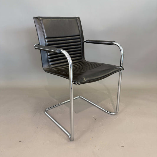 Walter Knoll Art Collection Freischwinger Stuhl mit schwarzem Lederbezug und Chromgestell