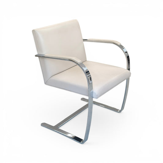 Walter Knoll Brno Lederstuhl in Creme mit Flachstahlgestell, Design Ludwig Mies van der Rohe.