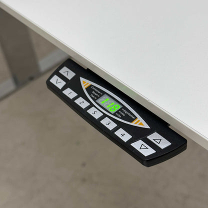 elektronische Steuerung des Walter Knoll Executive höhenverstellbaren weißen Schreibtischs mit Anbaucontainer