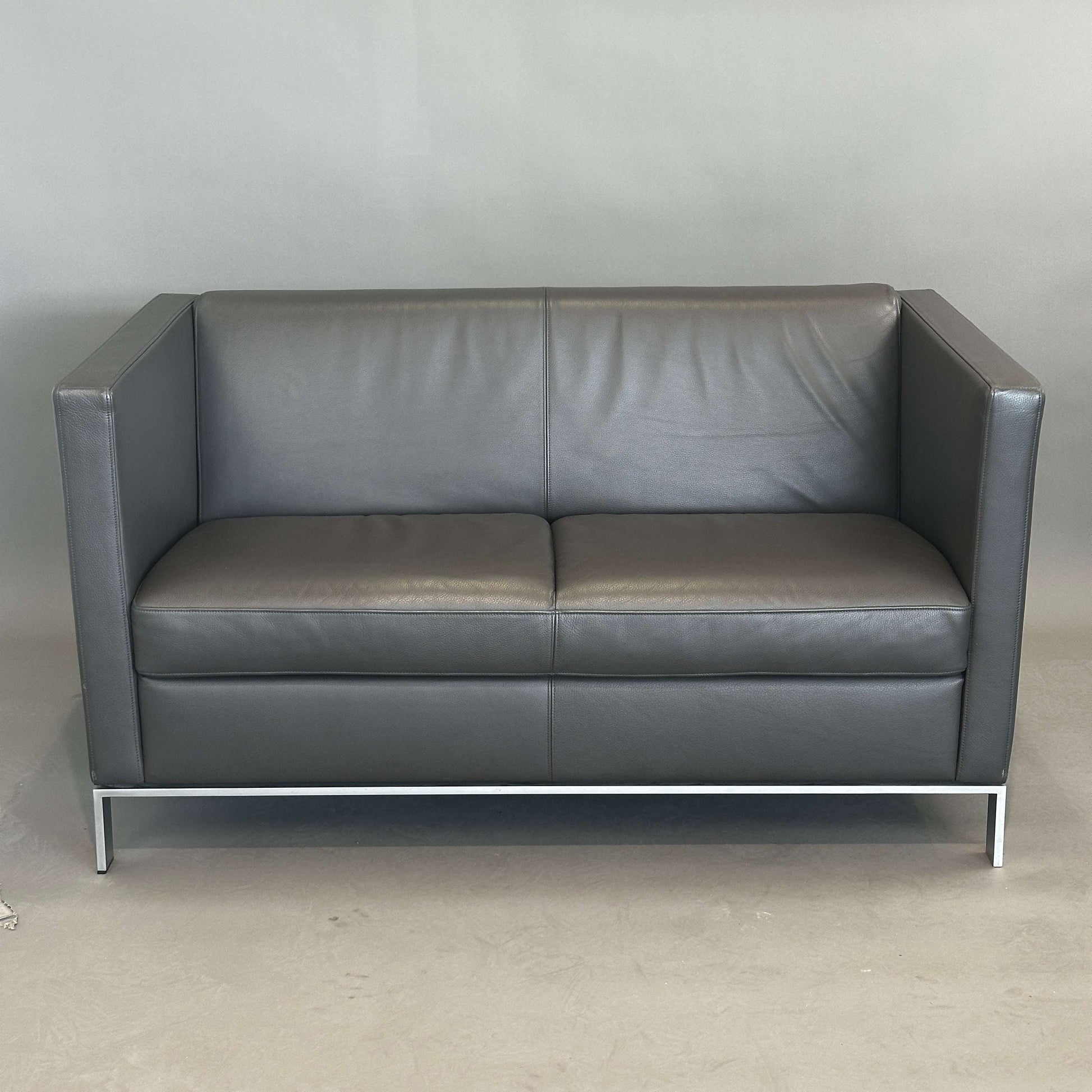 Walter Knoll Foster 500 Ledersofa 2-Sitzer dunkelbraun mit verchromtem Federstahlgestell
