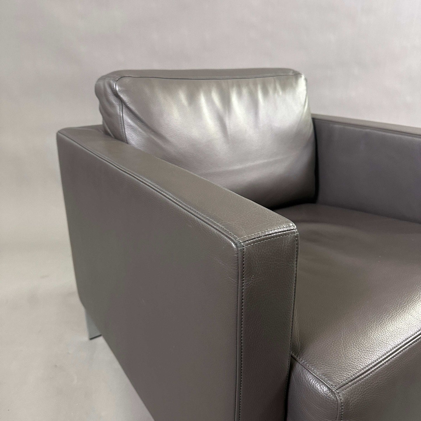 Walter Knoll Ledersessel Foster 500 dunkelbraun aus hochwertigem Leder, modernes Design von Norman Foster, 72x72x65 cm groß
