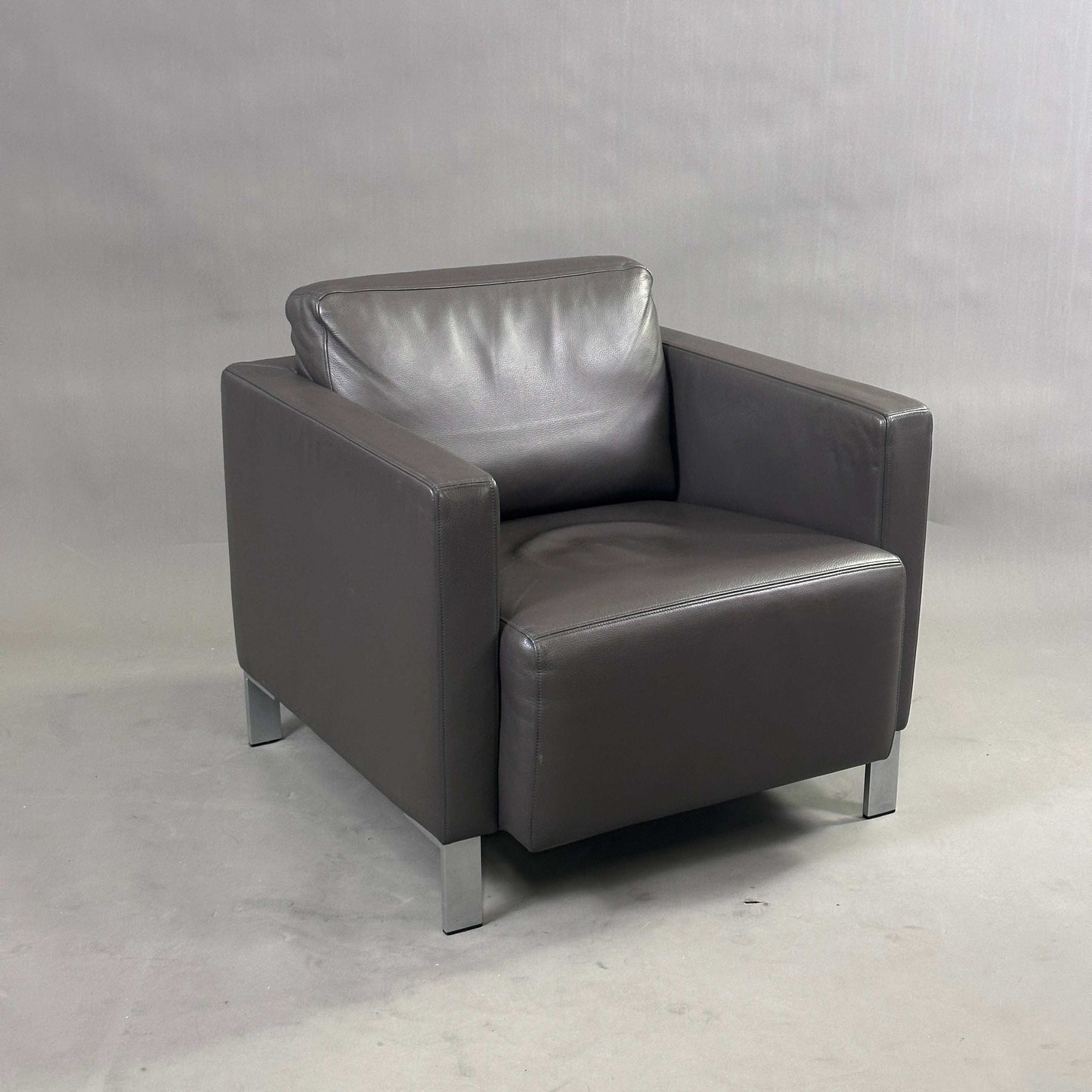 Walter Knoll Ledersessel Foster 500 dunkelbraun moderner Sessel aus Leder mit Metallfüßen