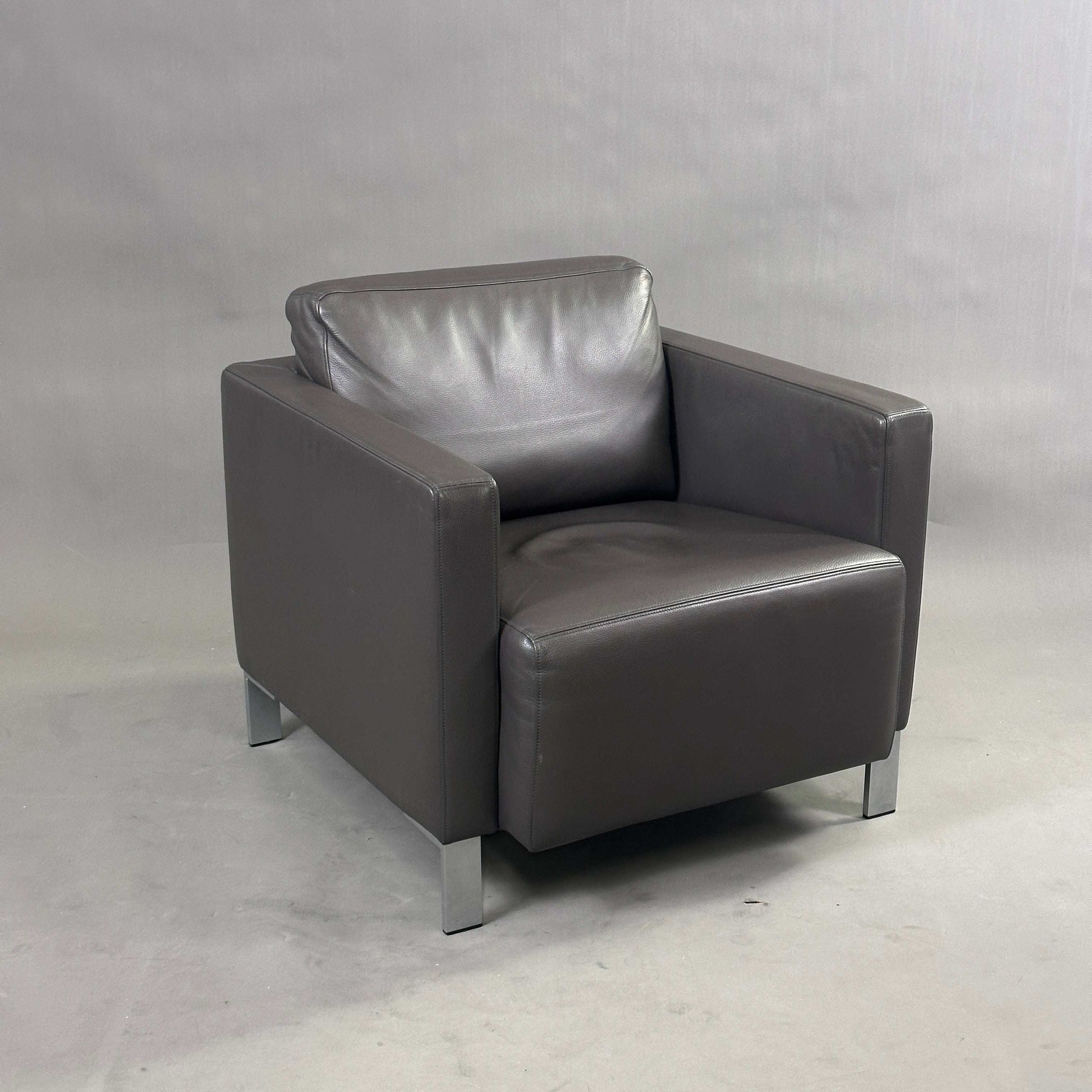 Walter Knoll Ledersessel Foster 500 dunkelbraun moderner Sessel aus Leder mit Metallfüßen