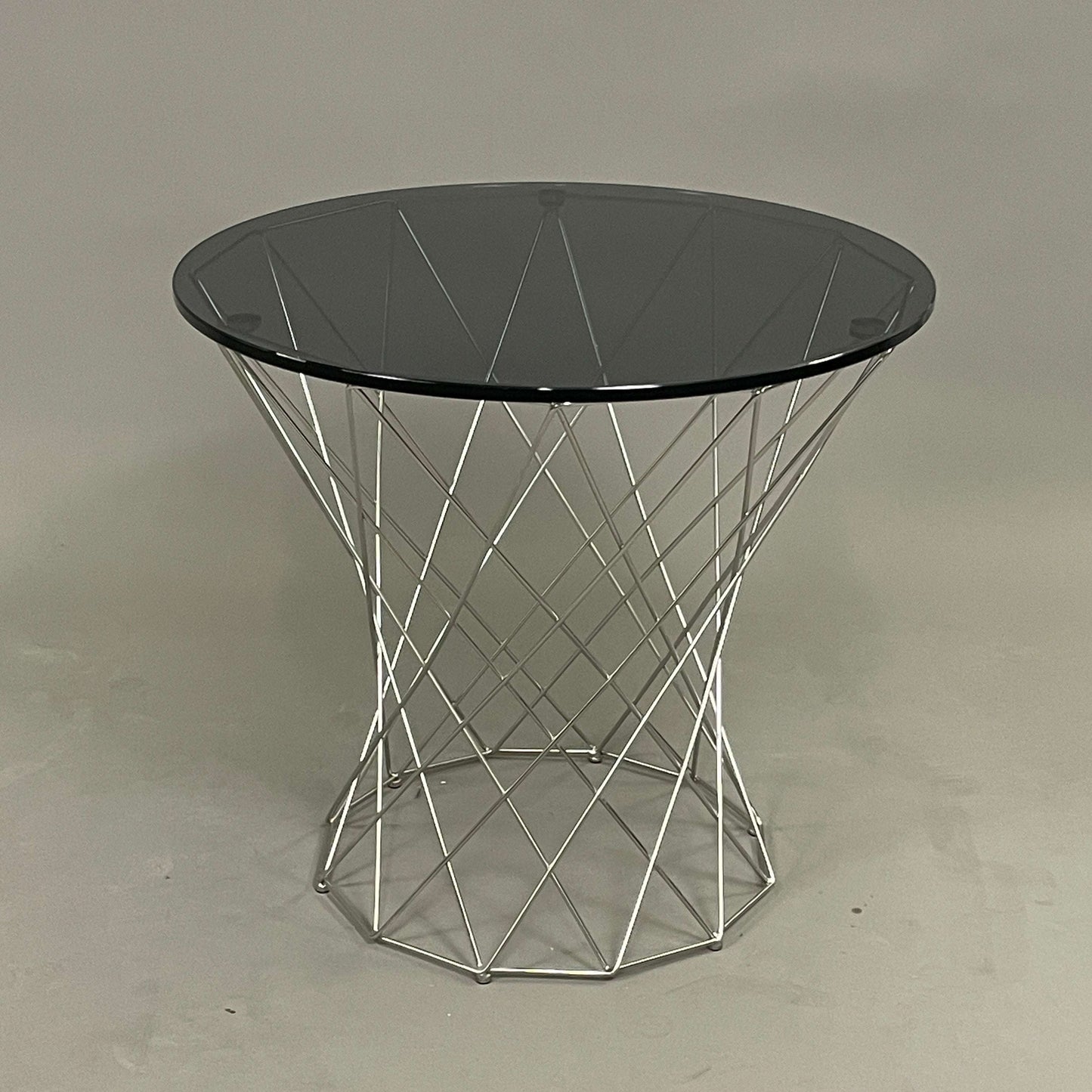 Walter Knoll Oota Beistelltisch mit Rauchglasplatte und chromfarbenem Drahtgestell