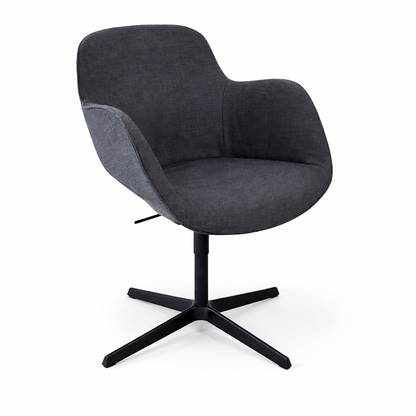 Walter Knoll Sheru chAIR 1447 in anthrazitgrauem Polster mit schwarzem Fußkreuz.
