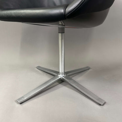 Walter Knoll Turtle Chair schwarzer Lederstuhl mit Aluminiumgestell matt und schwarzem Kunststofffuß