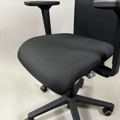 Ergonomic black Westaro Enjoy office chair with adjustable armrests and seat height