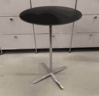 Wilkhahn Bistrotisch with black round 70cm tabletop and chrome pedestal base at 105cm height