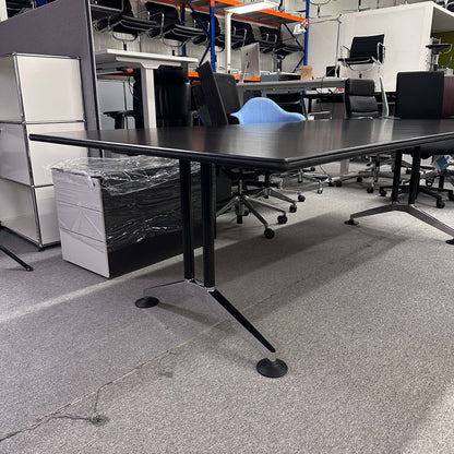 Wilkhahn Konferenztisch Logon schwarz lasiert 240 x 120 cm modern und stabil