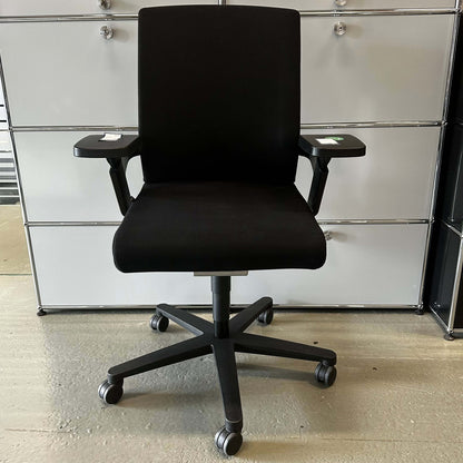 Wilkhahn ON black ergonomic office chair with adjustable seat height, depth, and backrest, featuring lockable backrest and Trimension technology