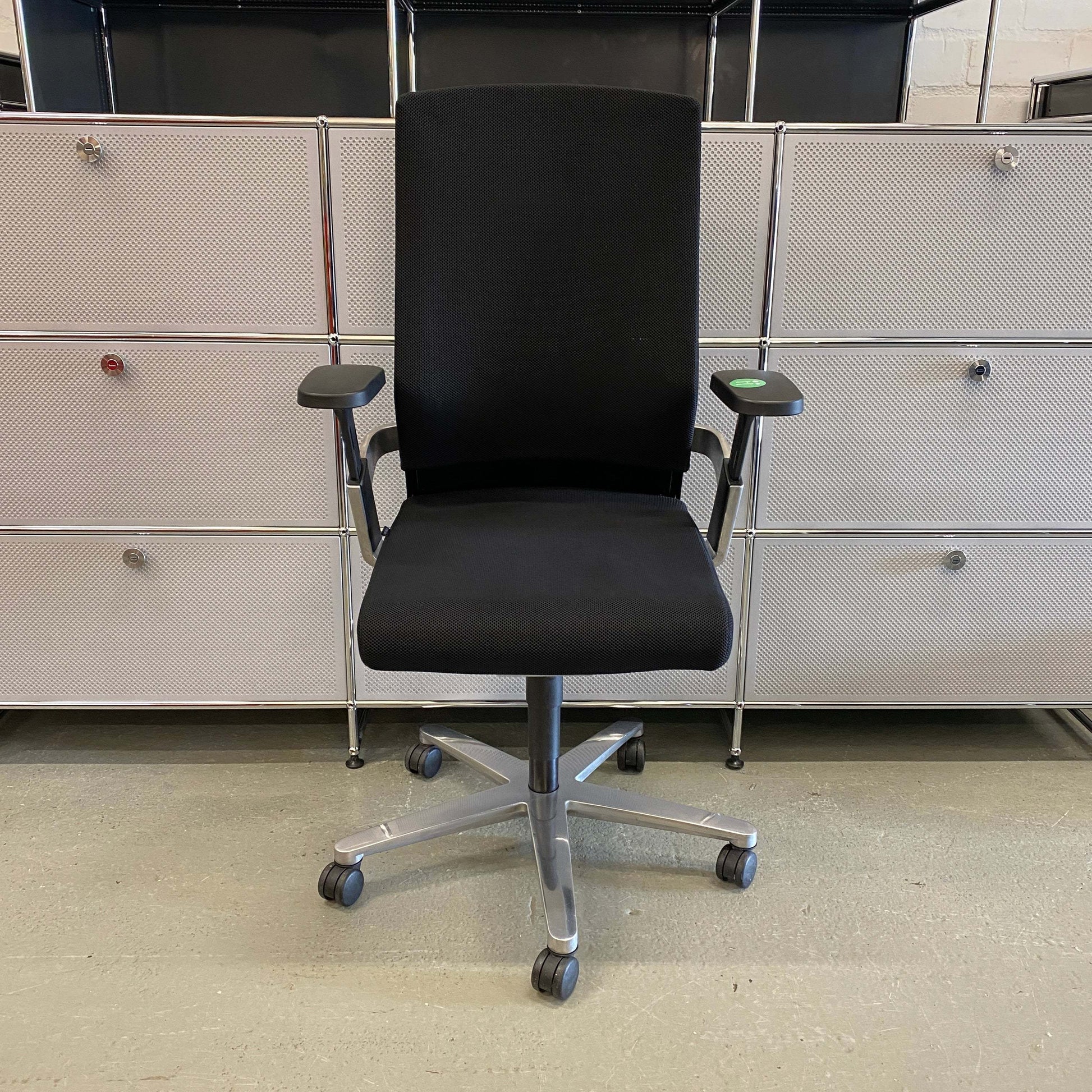 Wilkhahn ON ergonomic office chair with high backrest, adjustable seat height and depth, lockable and height-adjustable backrest, with Trimension technology