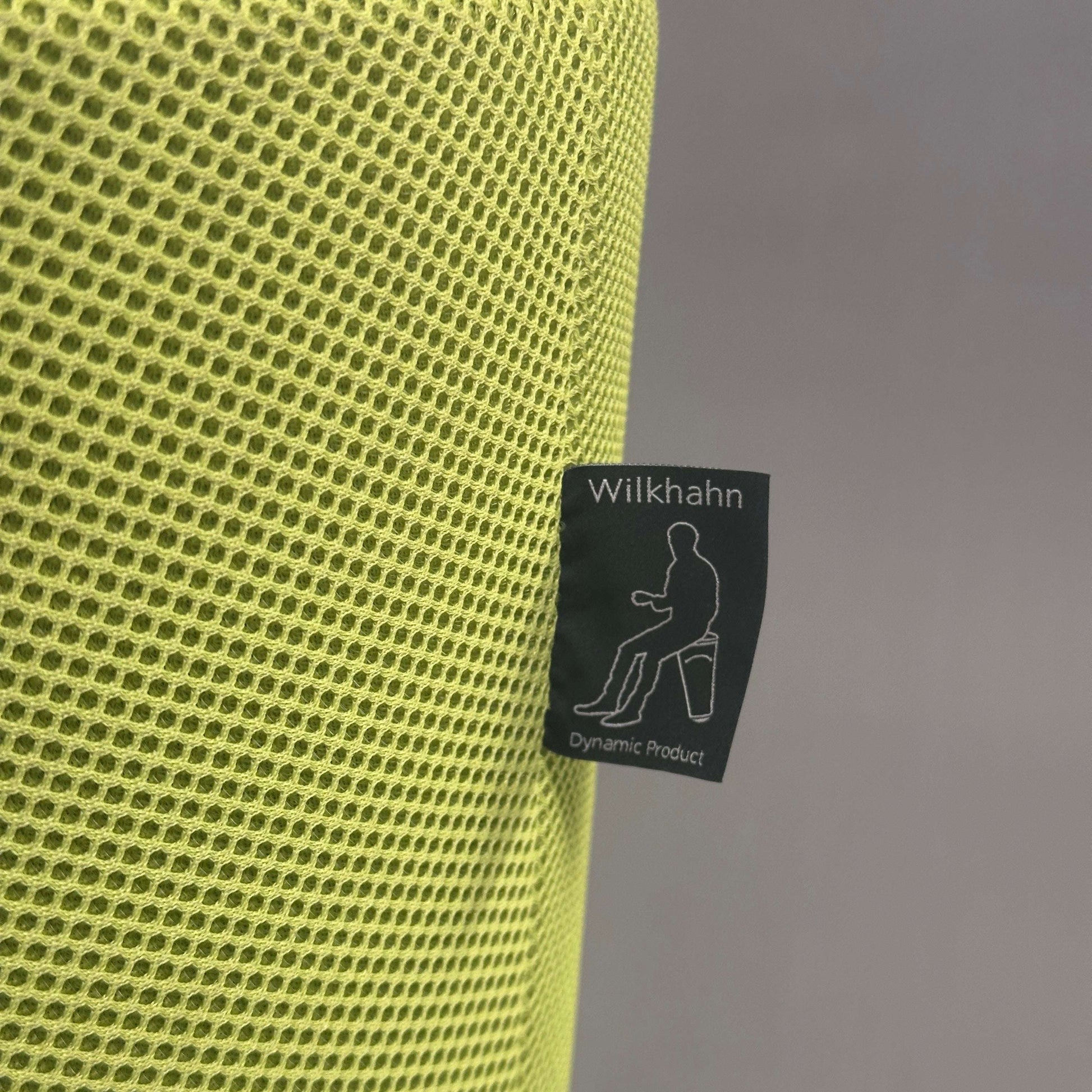 Wilkhahn Stehhilfe Stand Up grün mit abnehmbarem Deckel und Mesh-Oberfläche