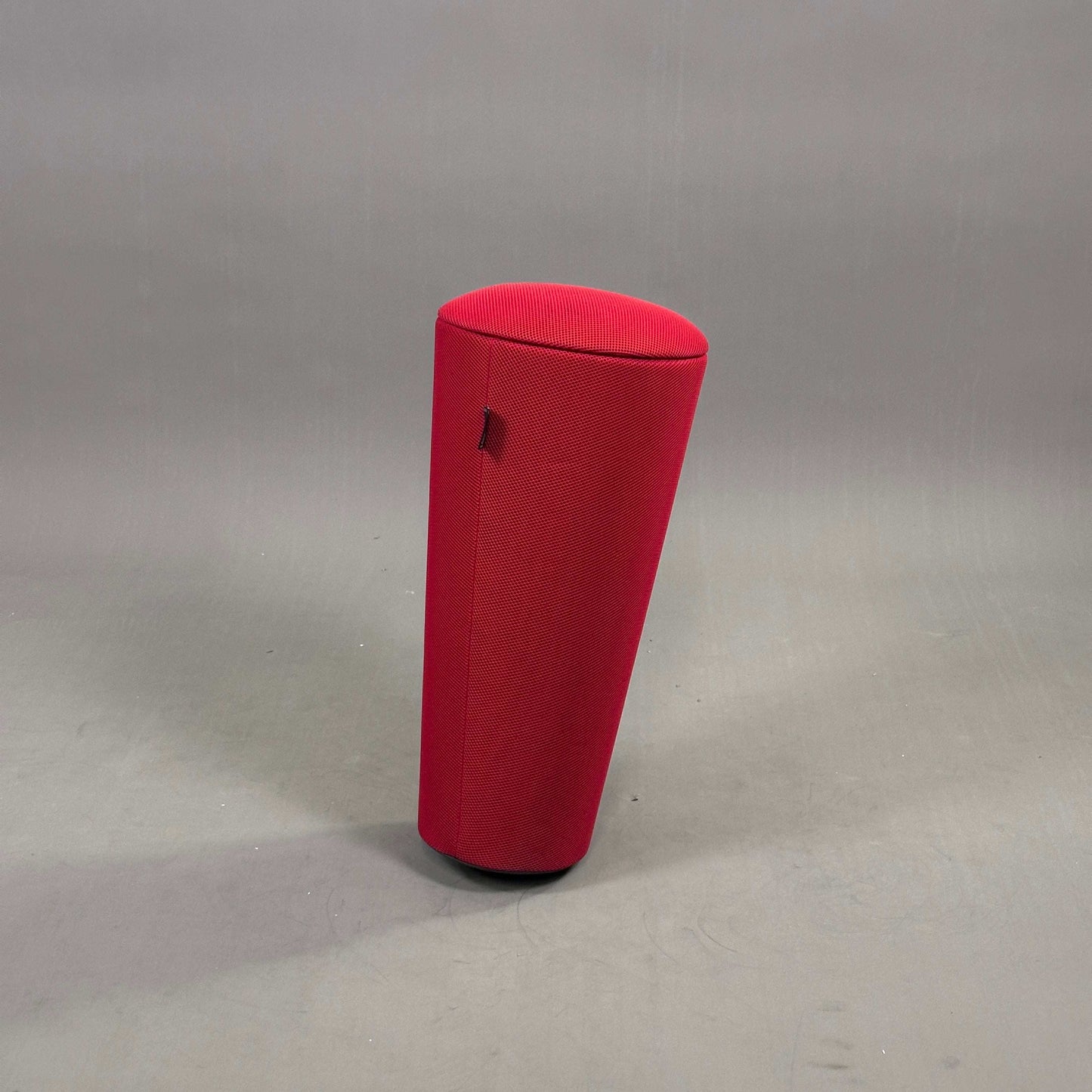 Wilkhahn Stehhilfe Stand Up rot mit abnehmbarem Deckel und Stauraum