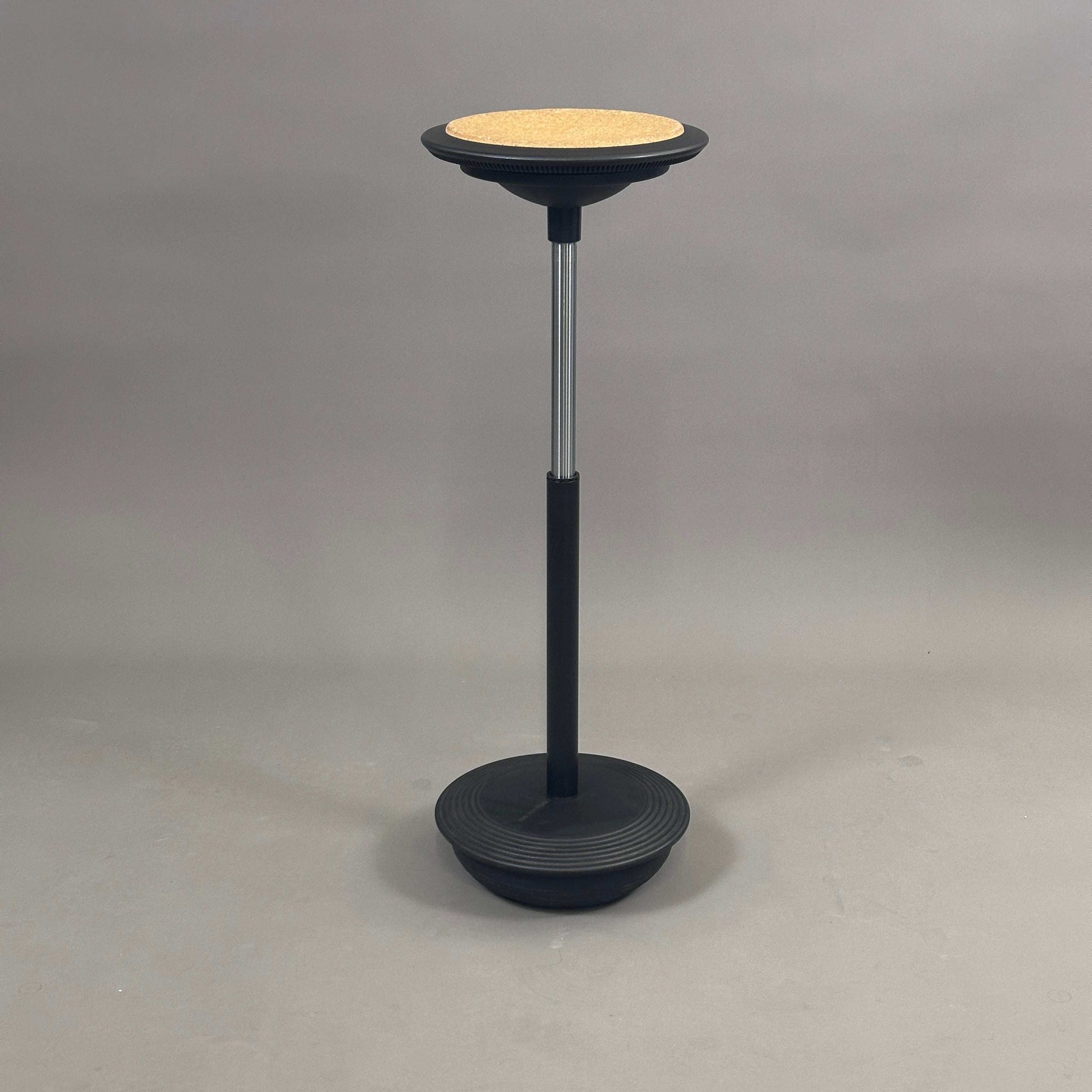 Wilkhahn Stehhilfe Stitz adjustable standing stool with cork seat and black elastic base