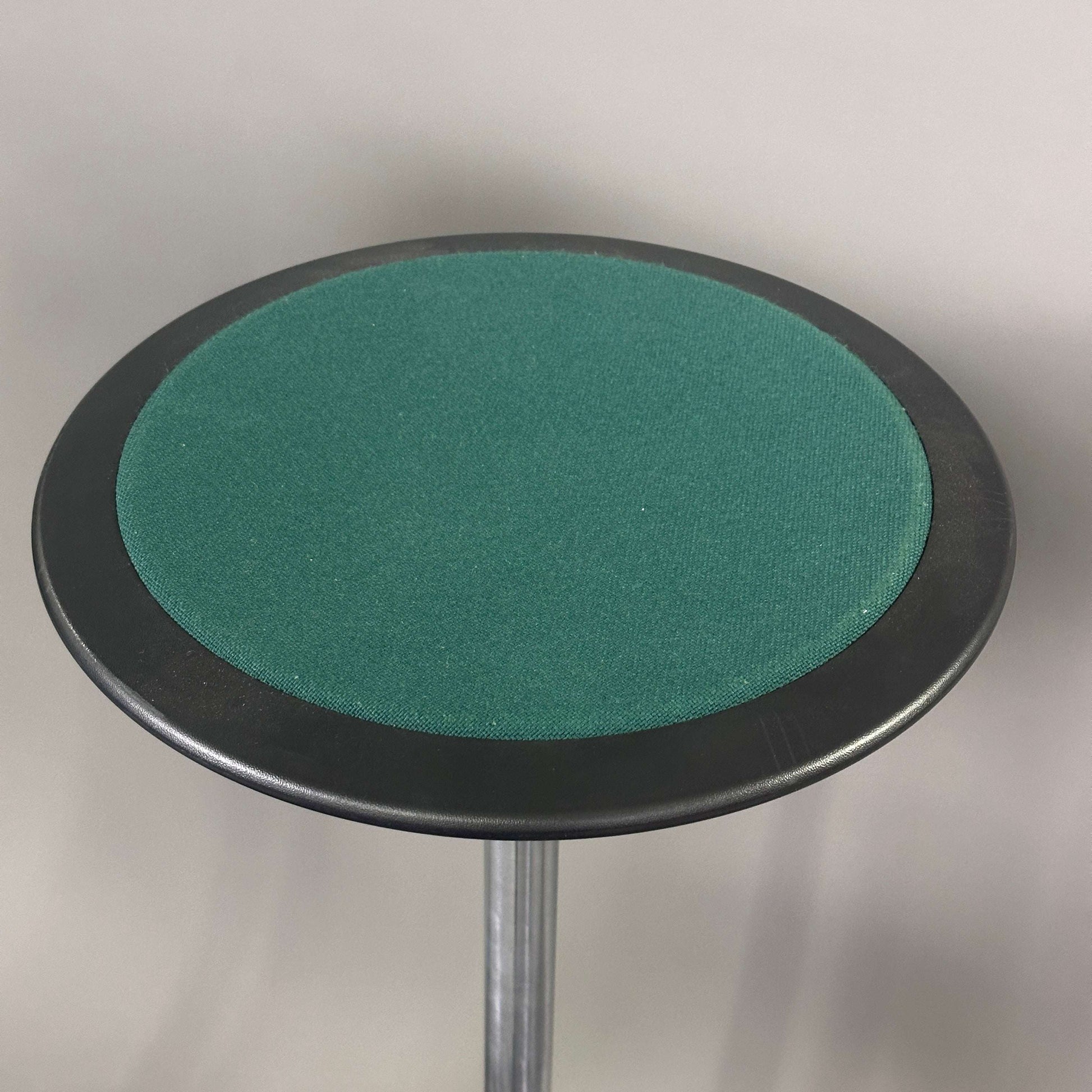Wilkhahn Stehhilfe Stitz standing aid with green fabric seat and adjustable height