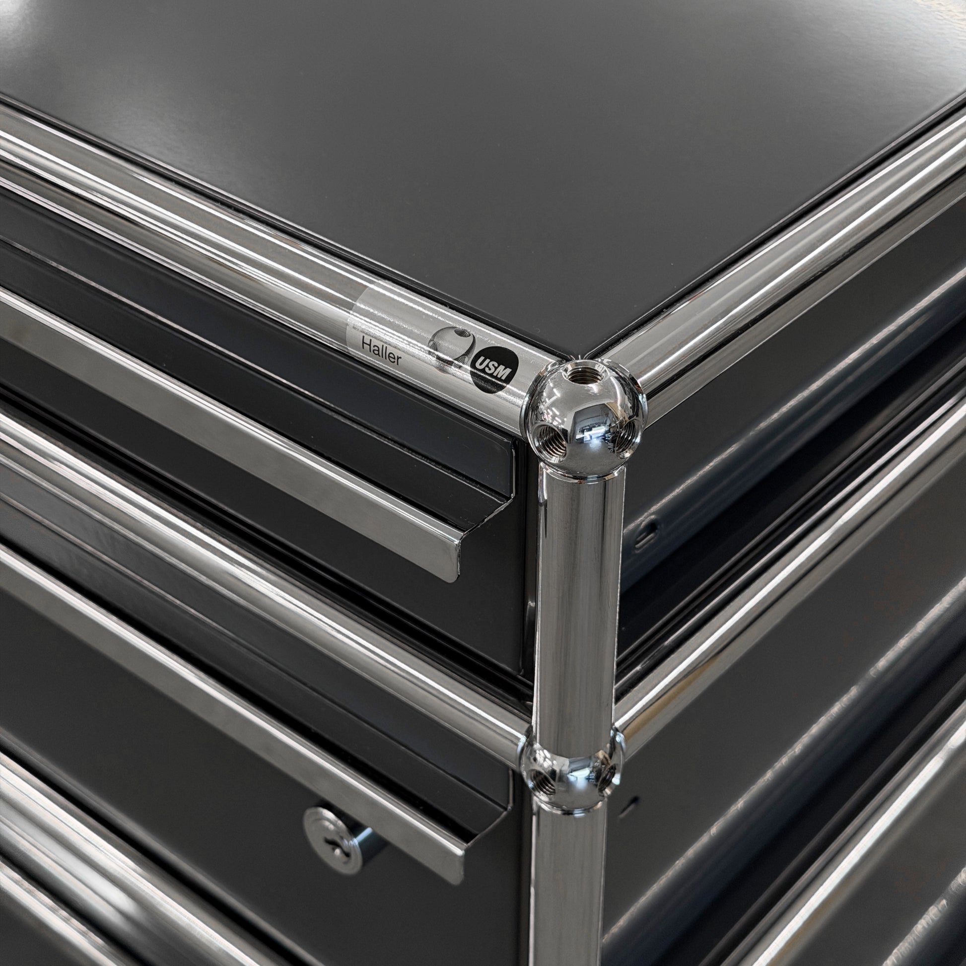 Artikelanlage Rollcontainer grau 3 Schubladen ( oben schmale Schublade )_[kein Wert]