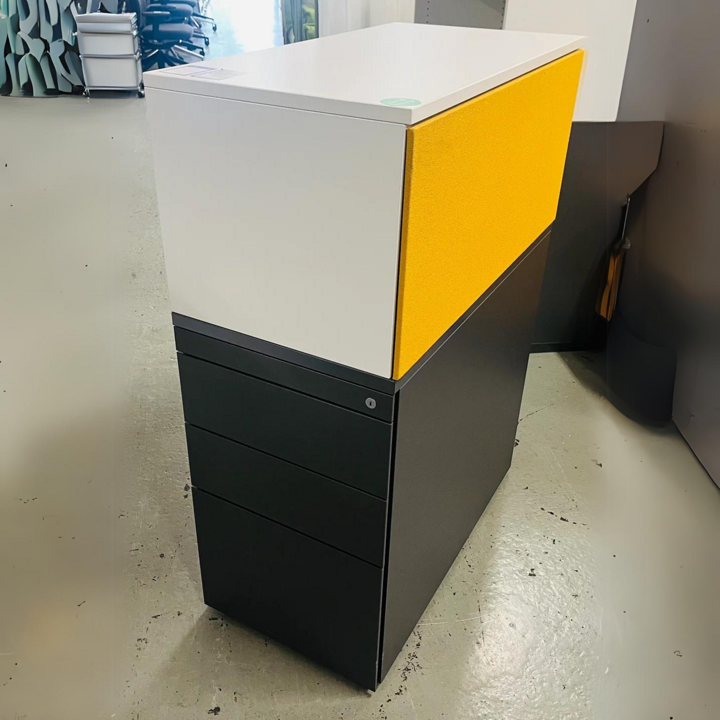 Steelcase Anstellcontainer mit Aufsatz