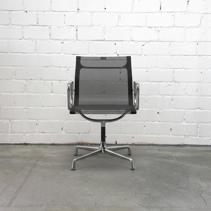 Vitra EA 104 Netz schwarz [AKTION -50€ ➜ GWG<800€]