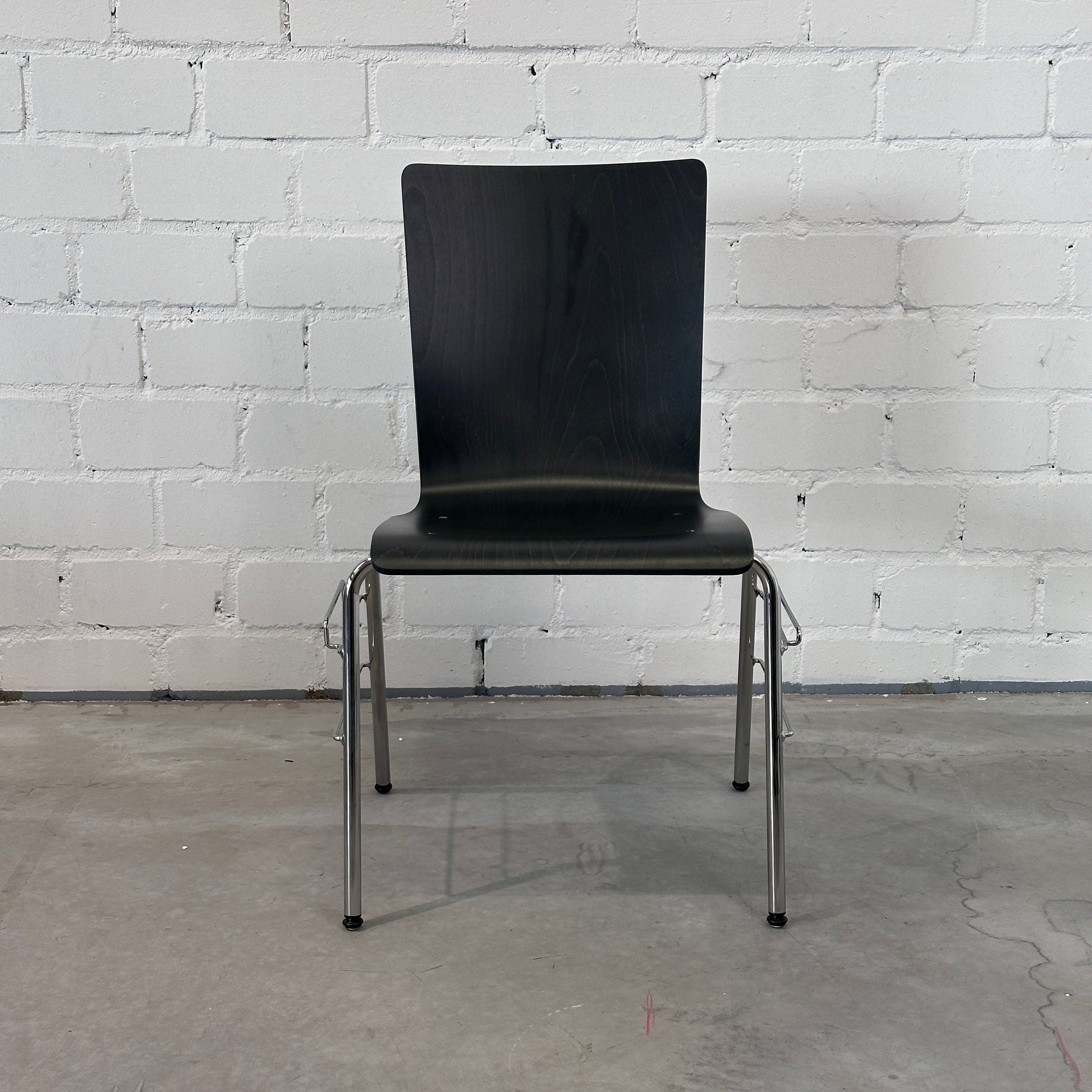 Hiller Objektmöbel Stapelstuhl Atlanta Buche anthrazit gebeizt