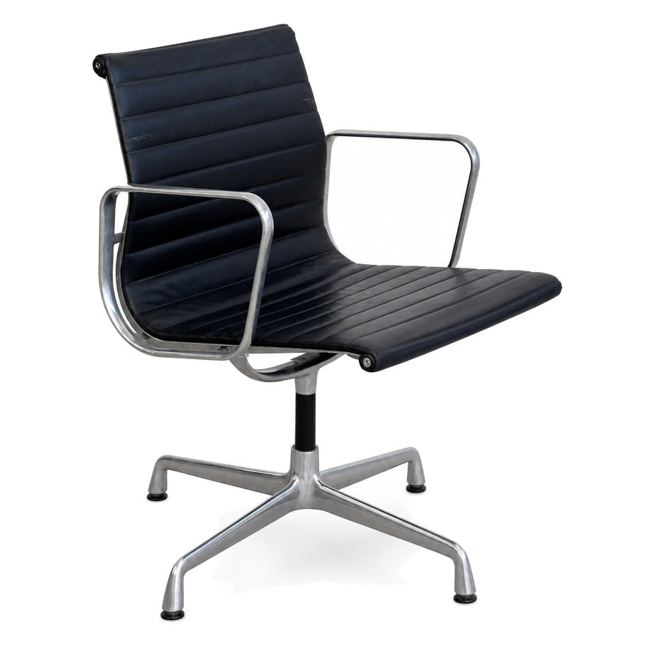 Vitra EA 108 Leder schwarz (Alu poliert)