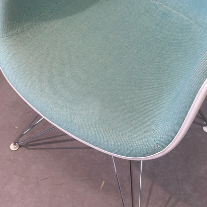 Vitra DAR Plastic Armchair weiß / türkis