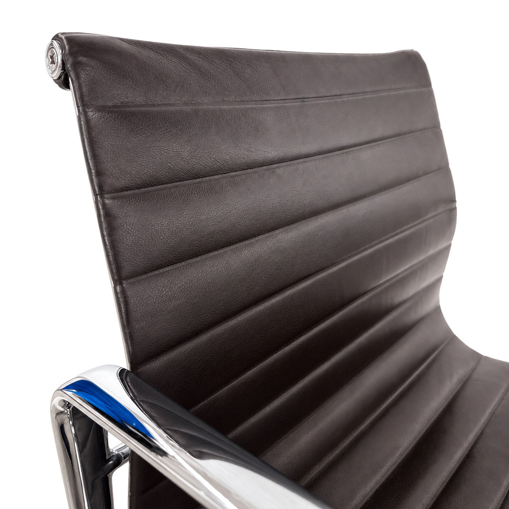 Vitra EA 108 Leder braun