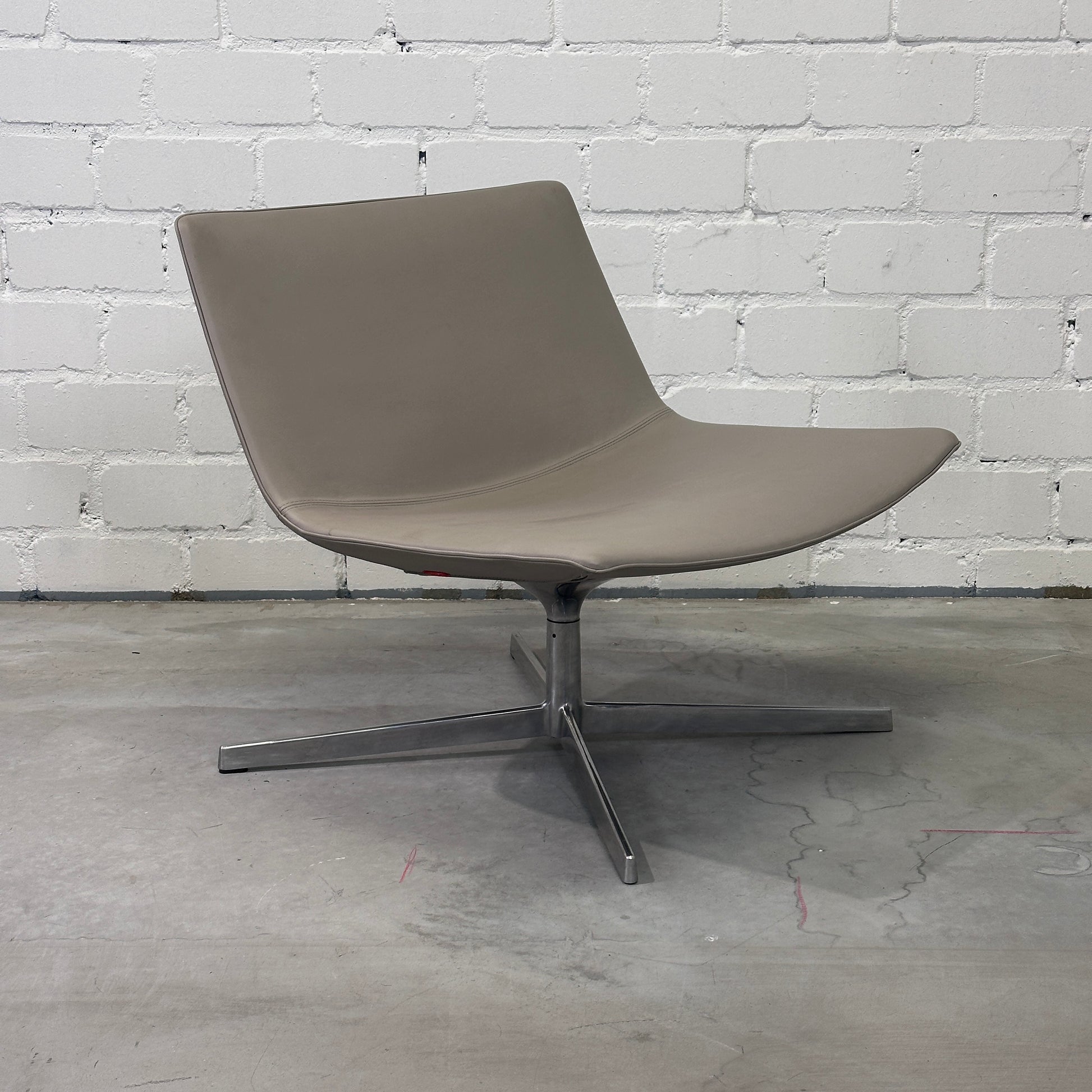 Artikelanlage Catifa 80 Lounge Leder Farbe greige , Allianz München ([kein Wert])