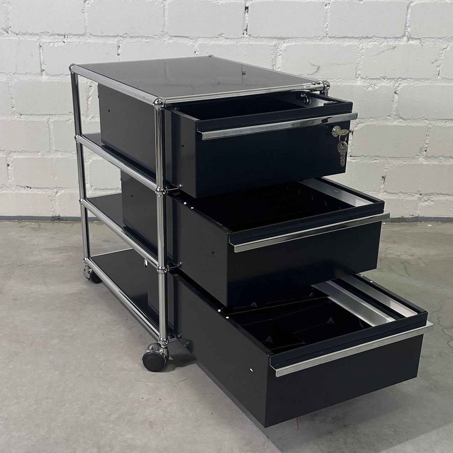 USM Haller Rollcontainer Schwarz 3 Auszüge