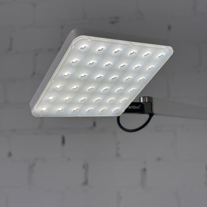 Artikelanlage Arbeitsplatztischleuchte Roxxane Home mit Fußplatte und Konverter Farbe: matt weiß H.537 x T 620mm Fußplatte 205x205mm Leuchtenkopf: L 110xB110mm Lichtfarbe: 4000K_[kein Wert]