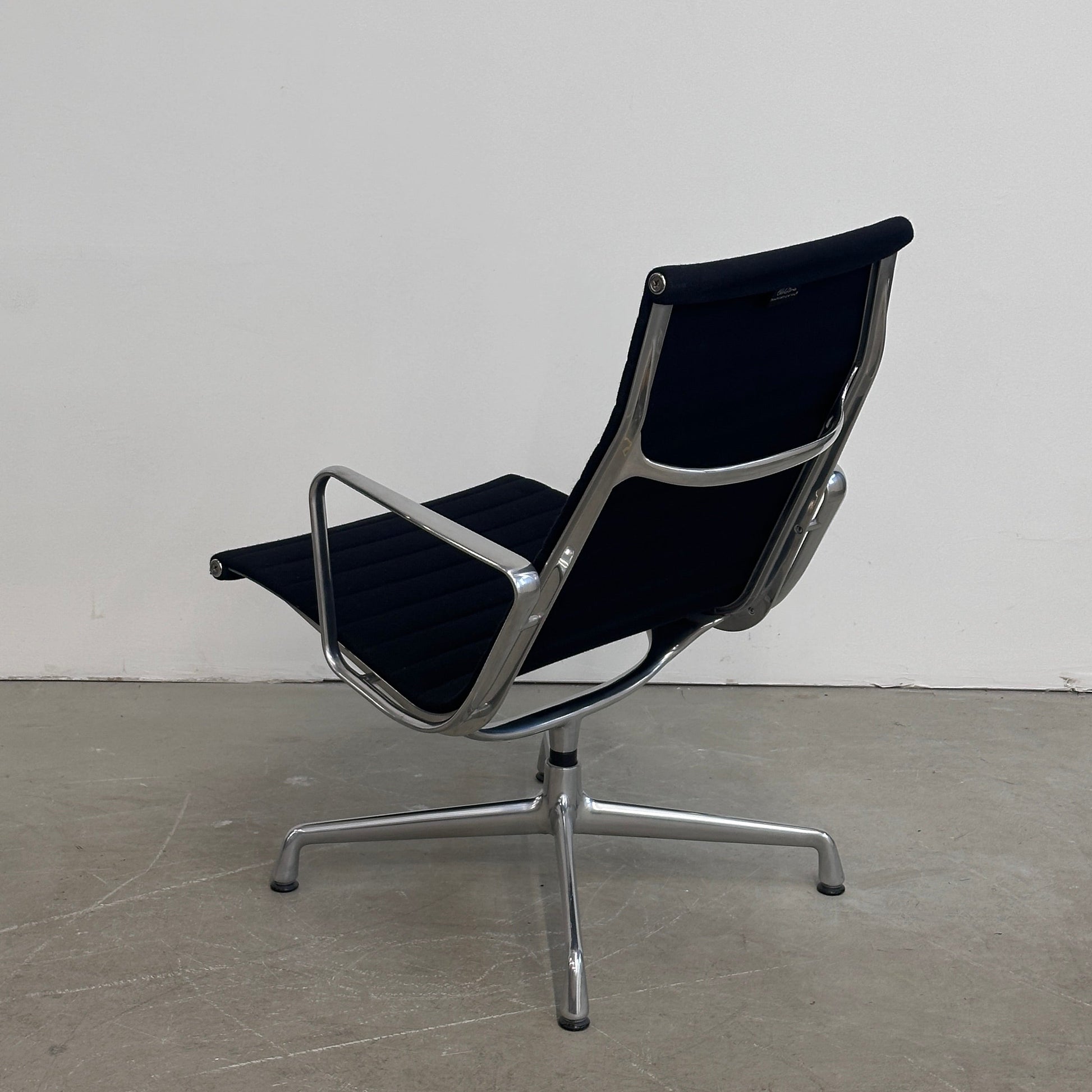 Vitra EA 115 Hopsak schwarz