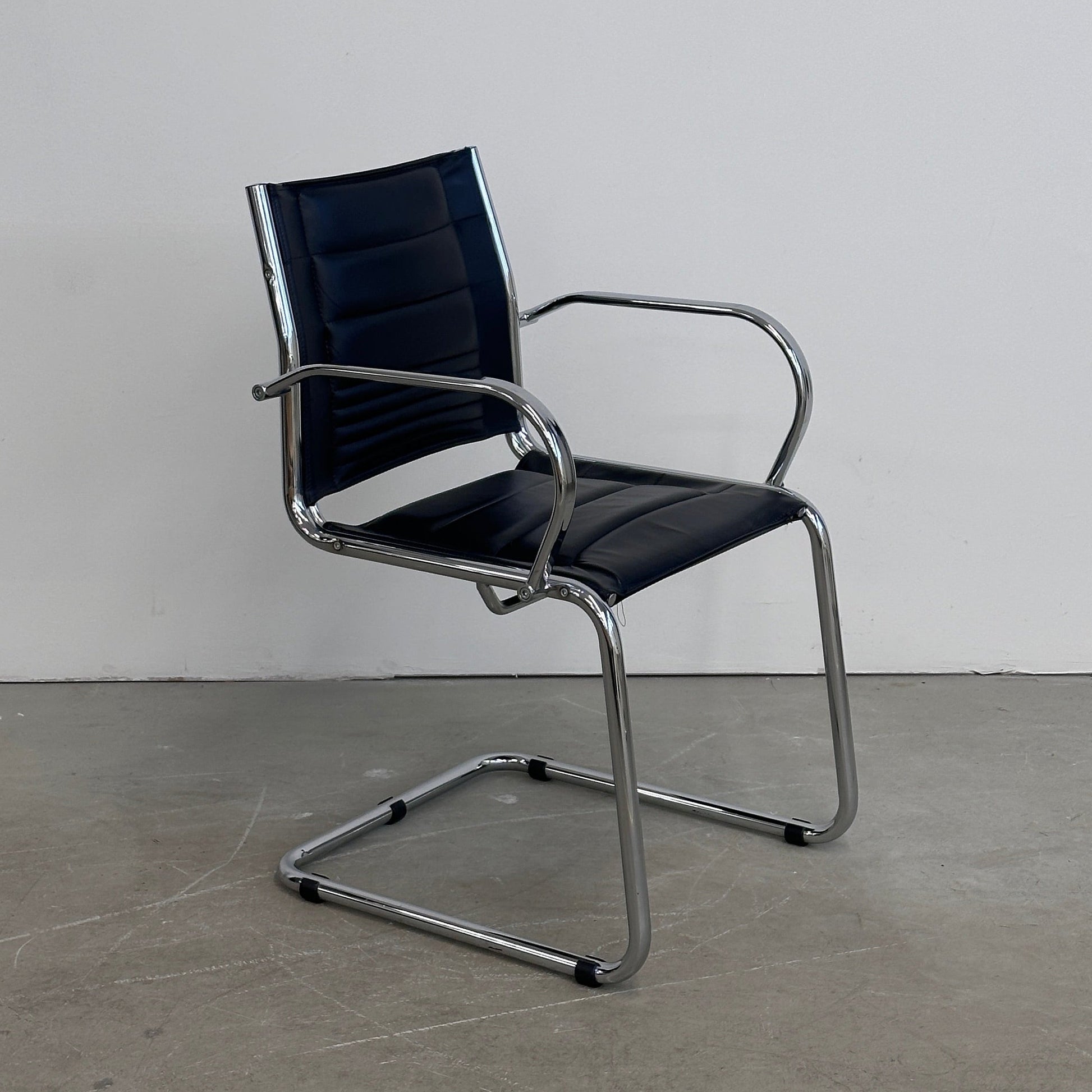 PAKET: 4x Besucherstuhl Leder Chrom [AKTION -50%]