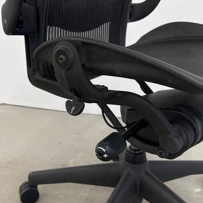Herman Miller Aeron schwarz