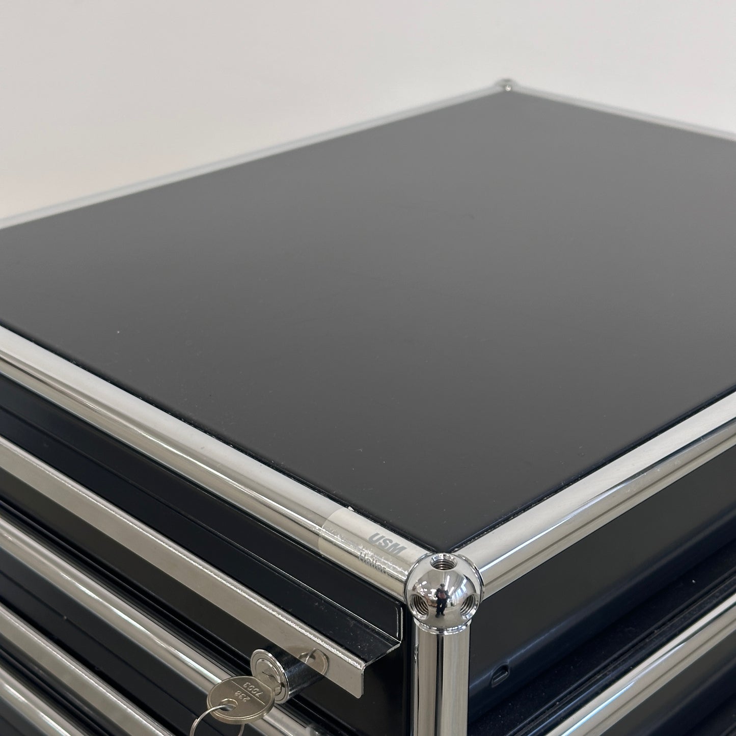 USM Haller Rollcontainer 3 Auszüge schwarz (abschließbar)