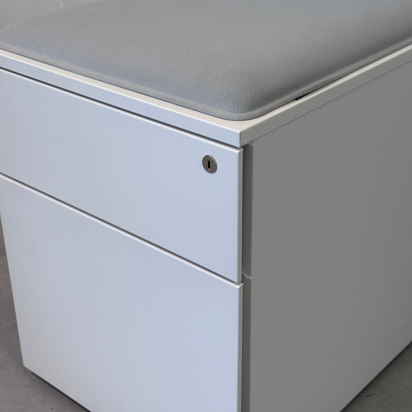 PAKET: 8 x Steelcase Rollcontainer mit Sitzpolster [AKTION -75%]