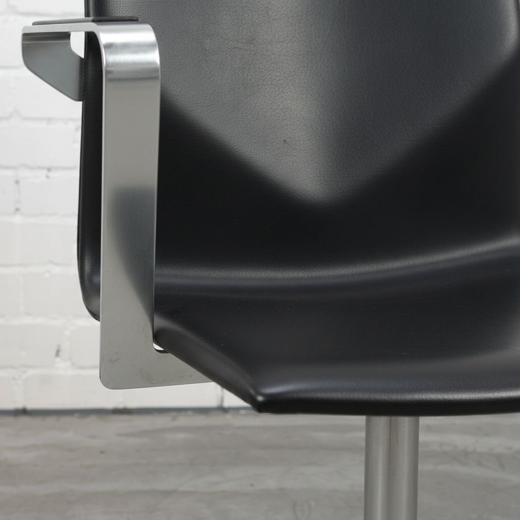 Four Design Besprechungsstuhl Four Cast XL Leder schwarz