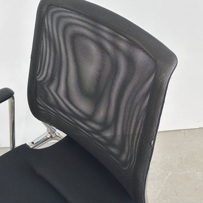 Meda Chair Armlehnen Leder ( Netzrückentausch wird gerade geprüft )