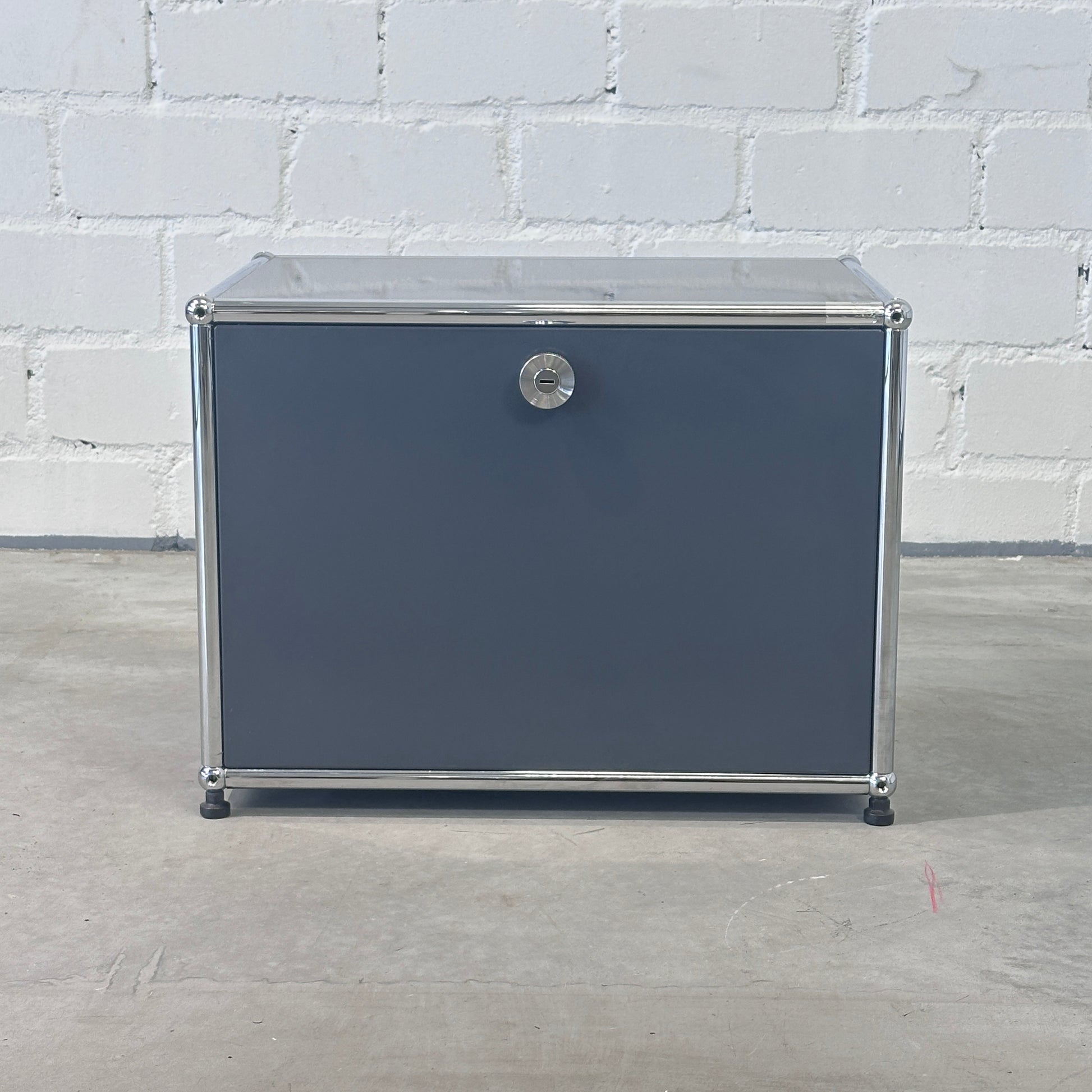 USM Haller Würfel 1x1 anthrazit