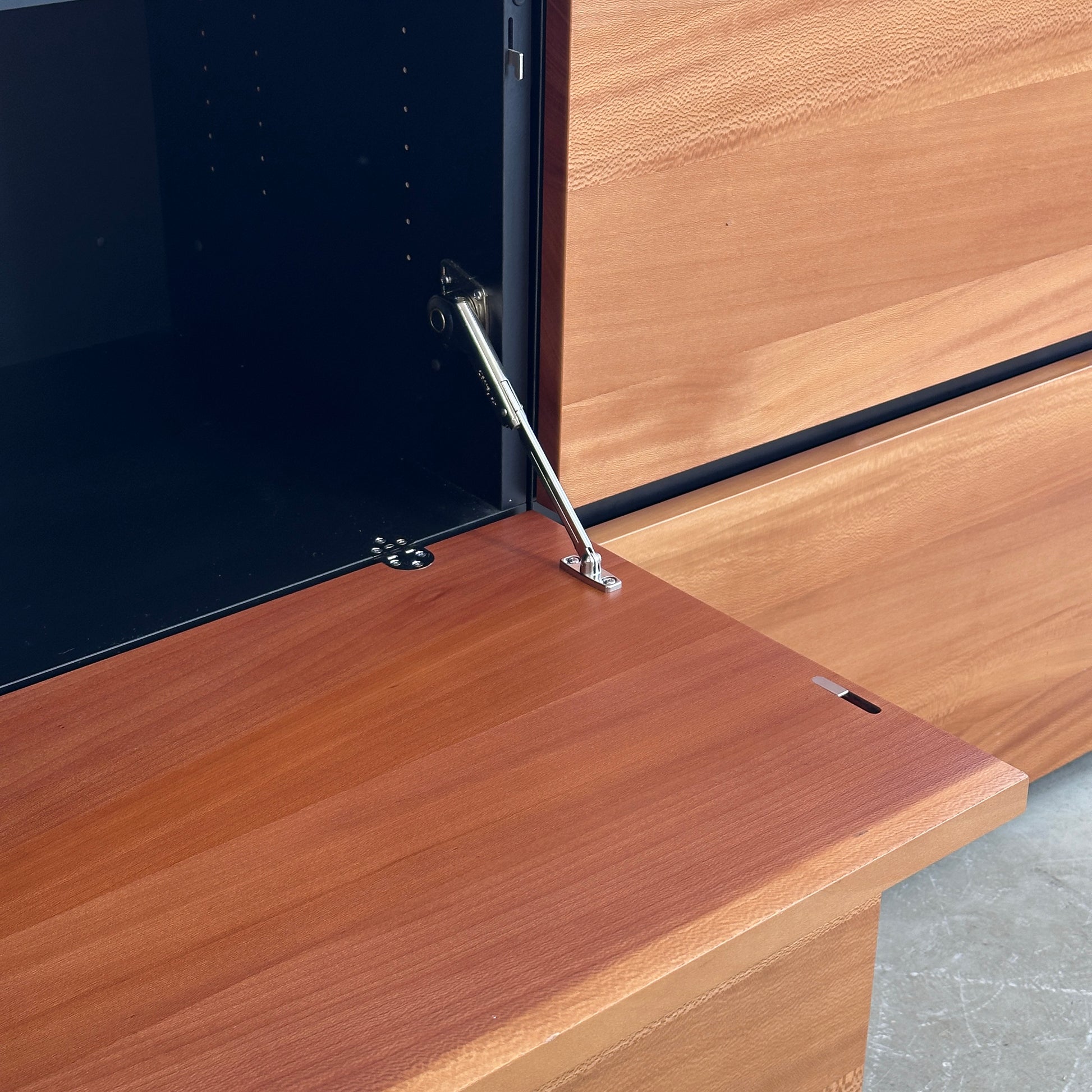 Zoom Design Sideboard Holz