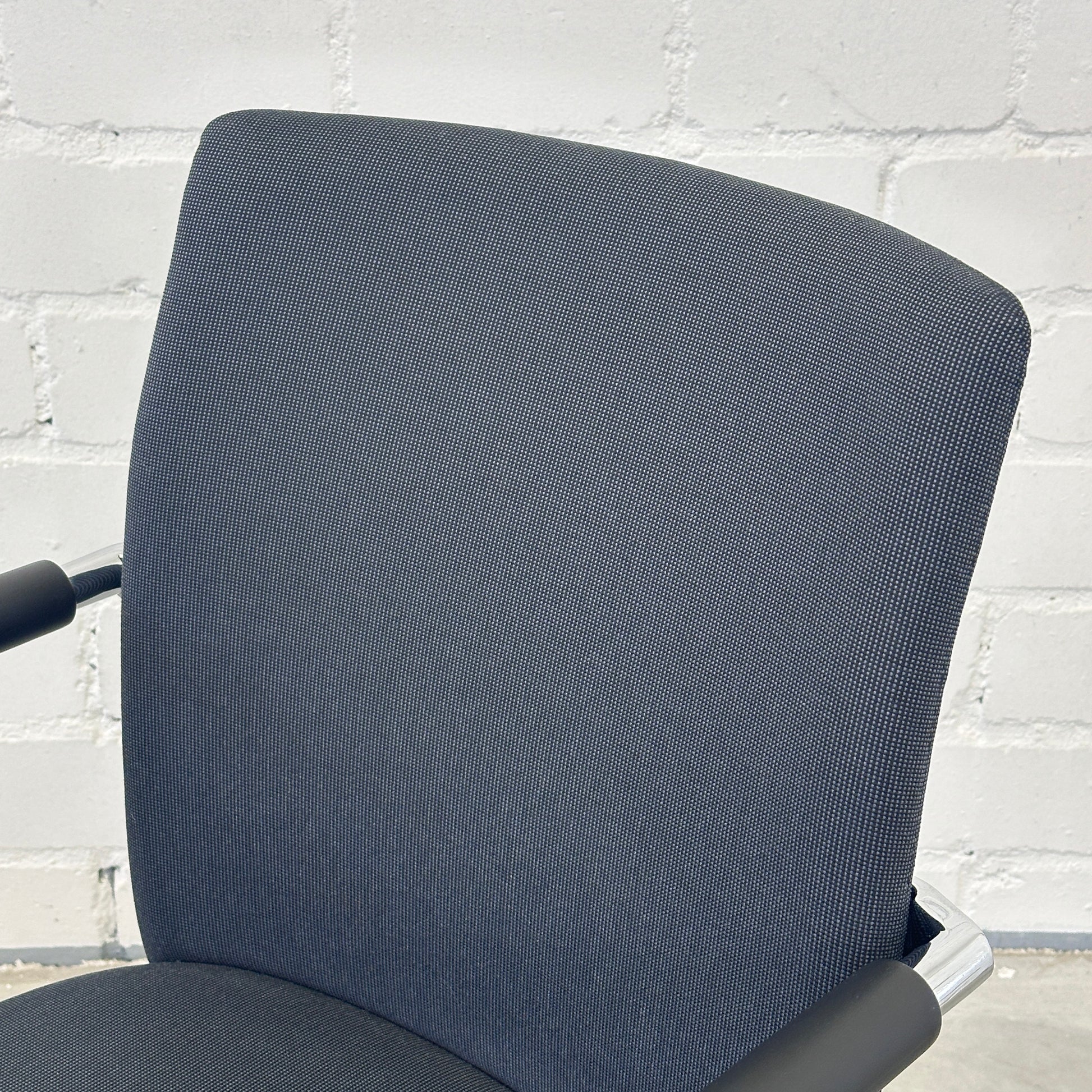 Dauphin Teo 2 / 38 Freischwinger anthrazitgrau