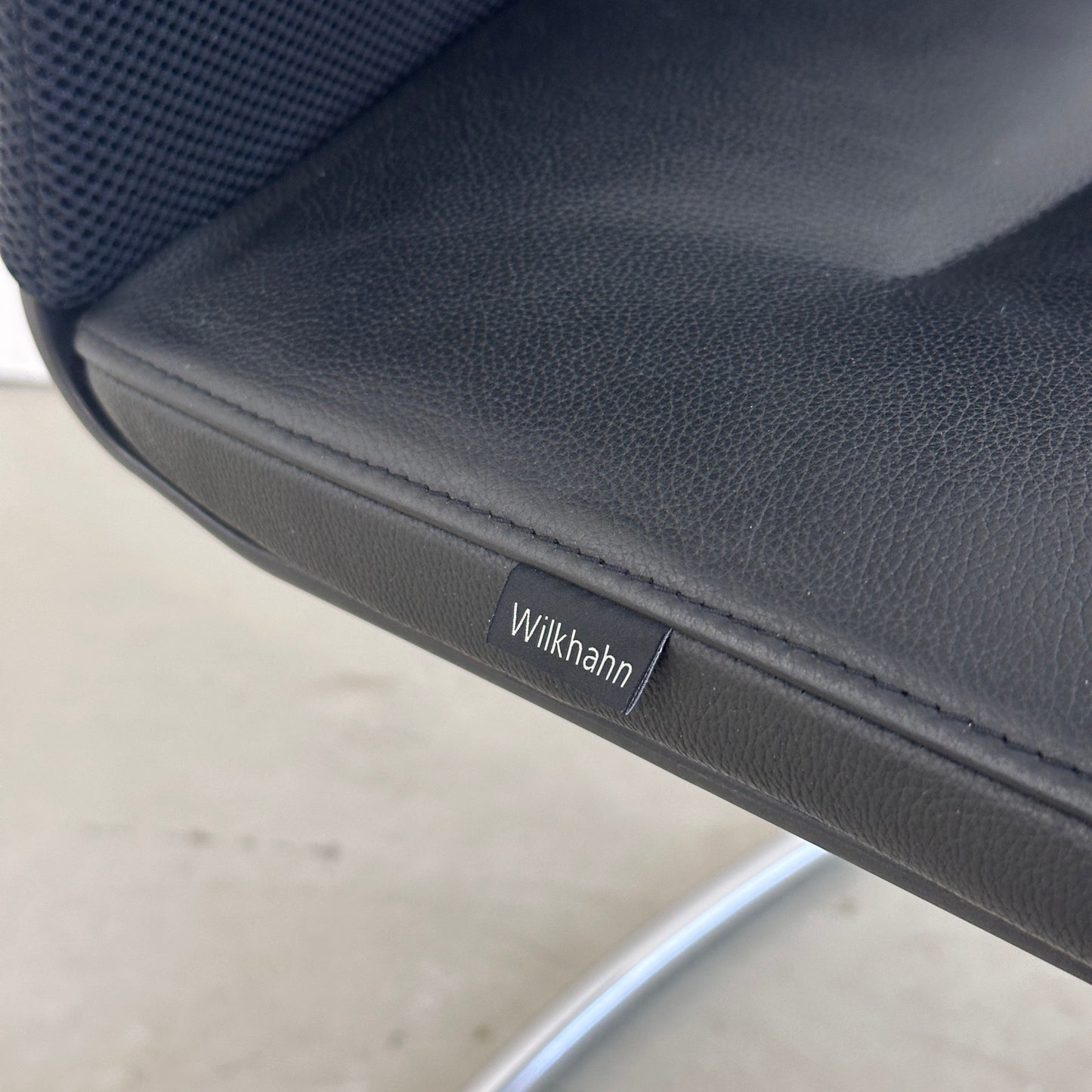 Wilkhahn ON 178/71 Freischwinger Netz / Leder schwarz