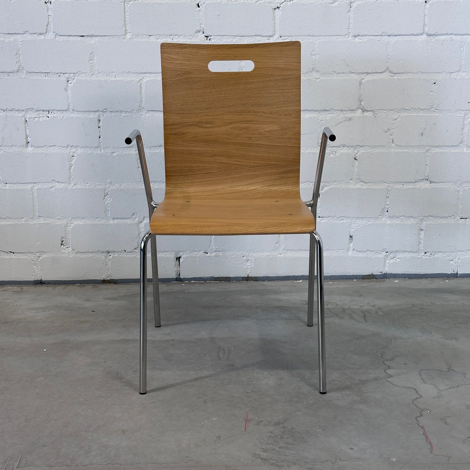 Hiller Objektmöbel Stapelstuhl Aticon Eiche