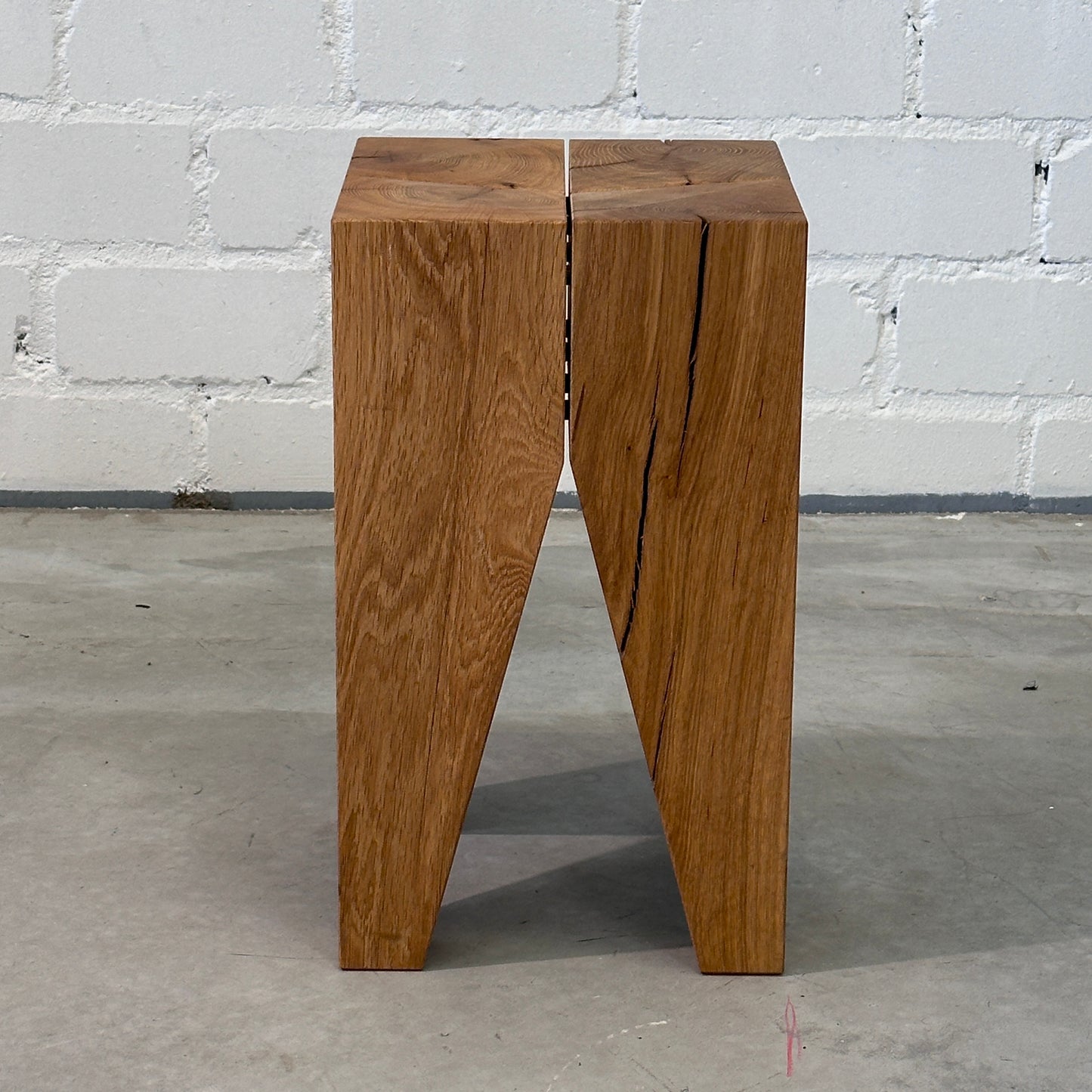 e15 Backenzahn Hocker Eiche