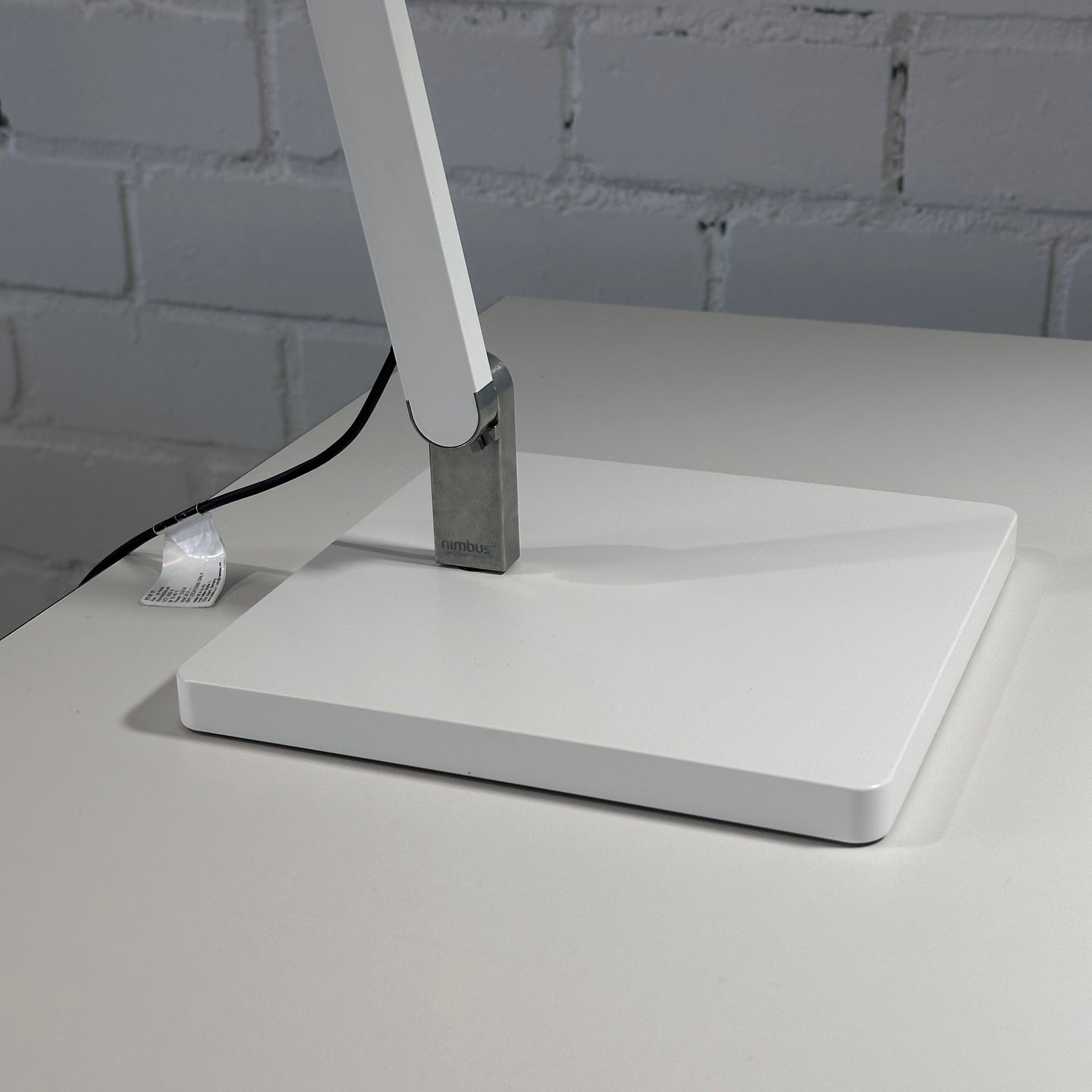 Artikelanlage Arbeitsplatztischleuchte Roxxane Home mit Fußplatte und Konverter Farbe: matt weiß H.537 x T 620mm Fußplatte 205x205mm Leuchtenkopf: L 110xB110mm Lichtfarbe: 4000K_[kein Wert]