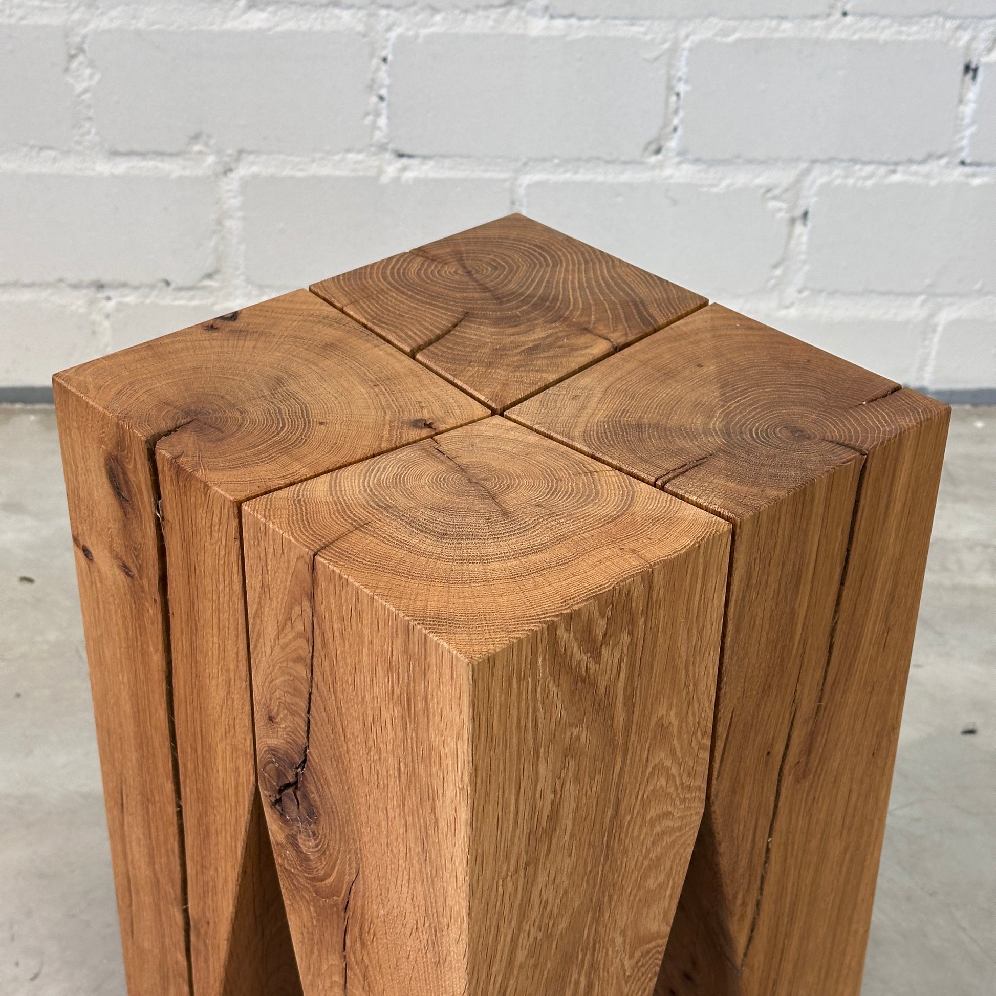 e15 Backenzahn Hocker Eiche