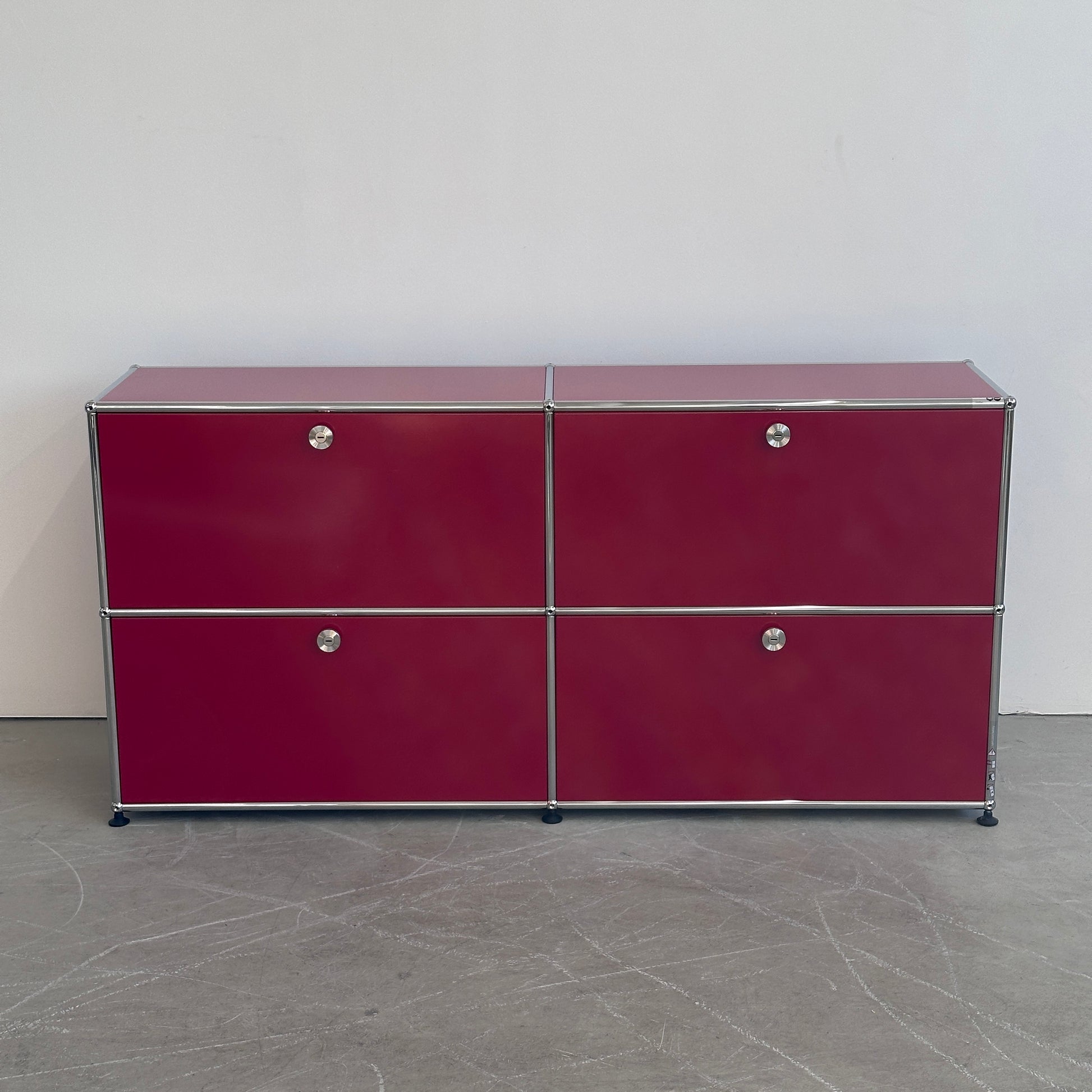USM Haller Sideboard 2x2 Rubinrot 4 Klappen