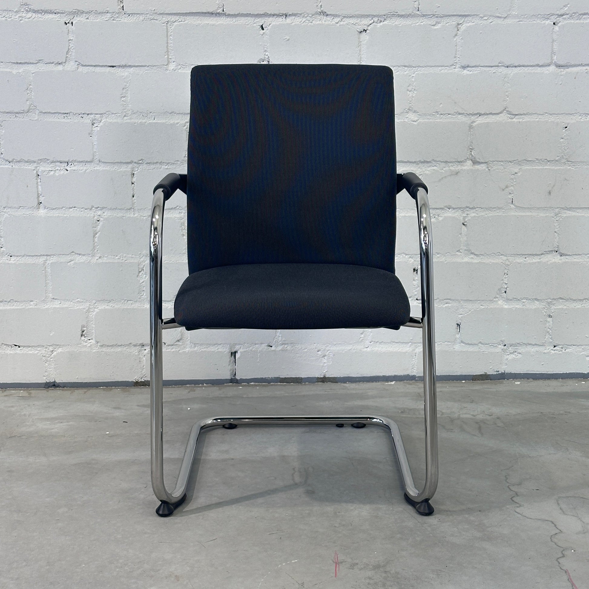 Dauphin Teo 2 / 38 Freischwinger anthrazitgrau