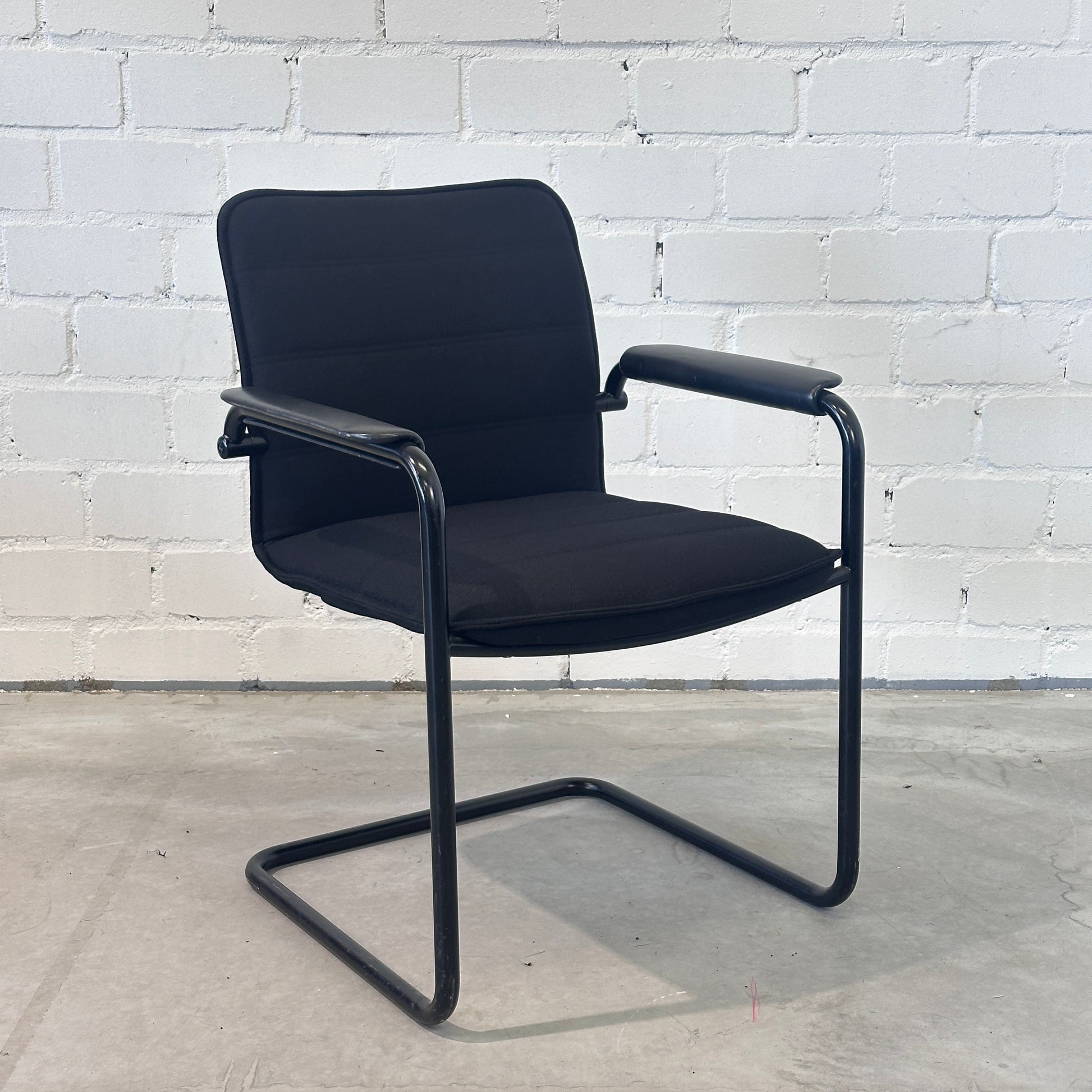 Walter Knoll Art Collection Gamma Freischwinger