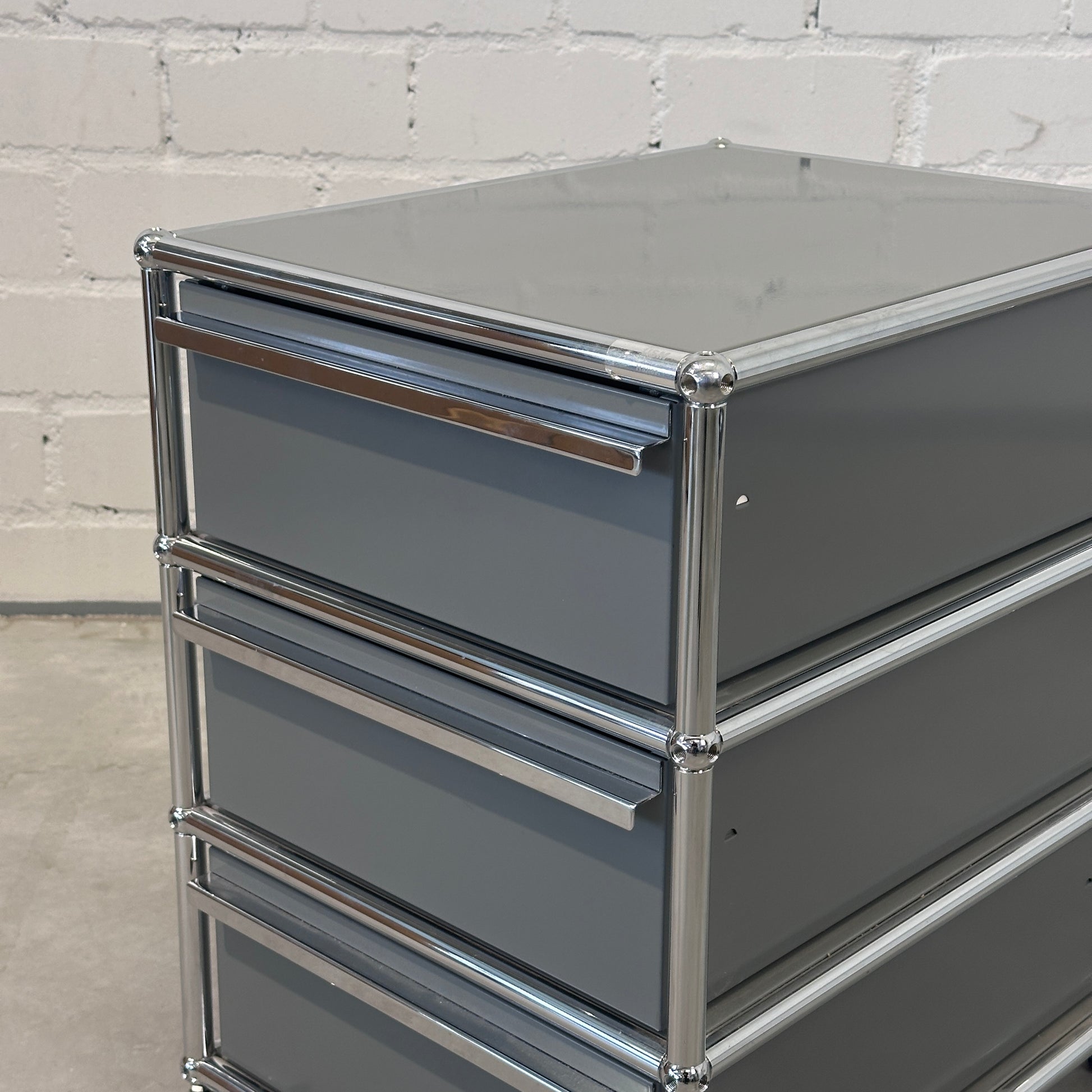 USM Haller Rollcontainer Mittelgrau 3 Auszüge [AKTION -50€ ➜ GWG<800€]