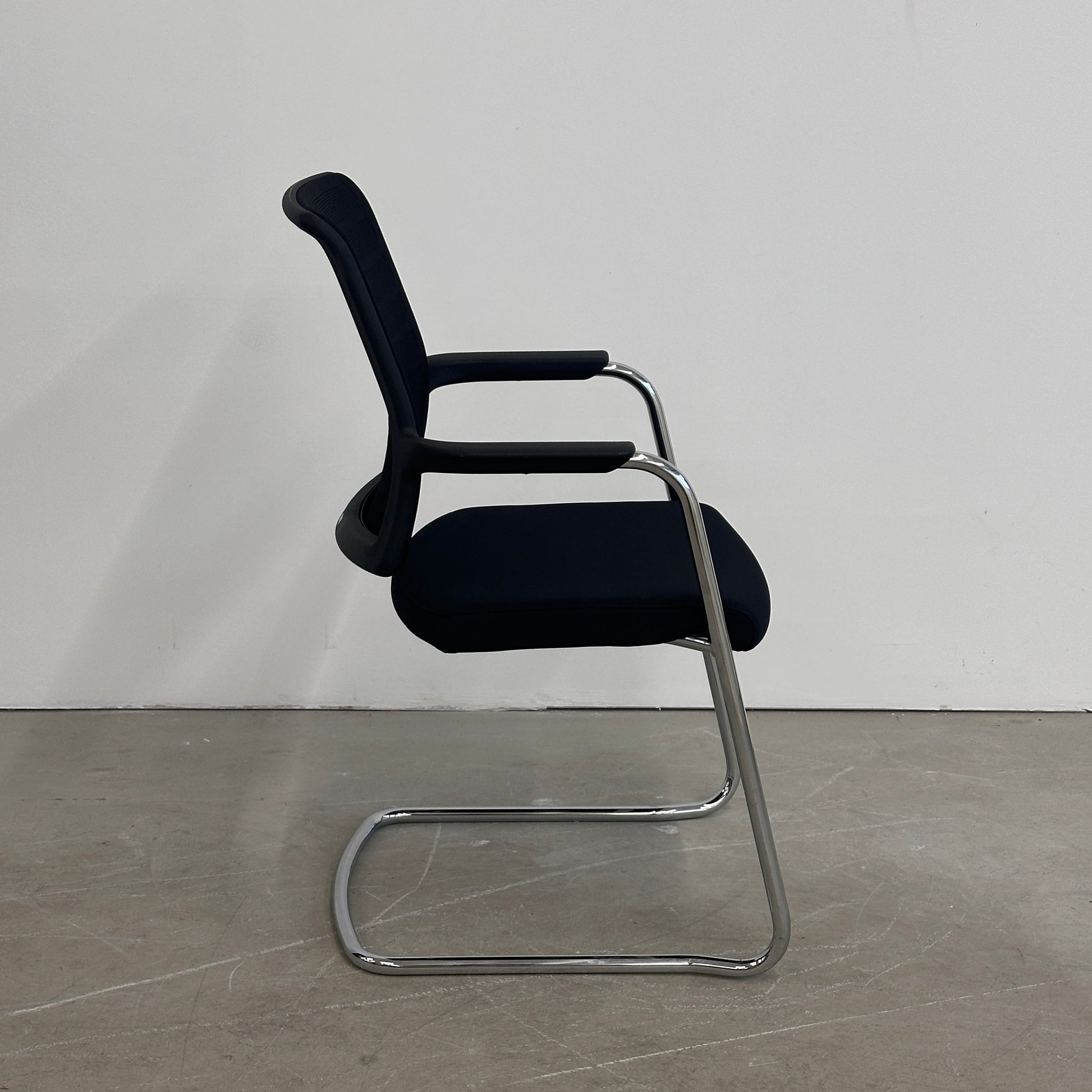 Interstuhl Hero 570H Freischwinger