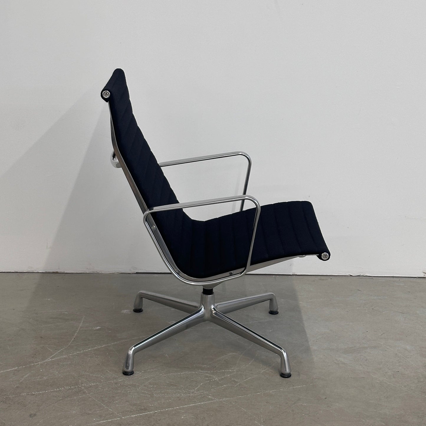 Vitra EA 115 Hopsak schwarz